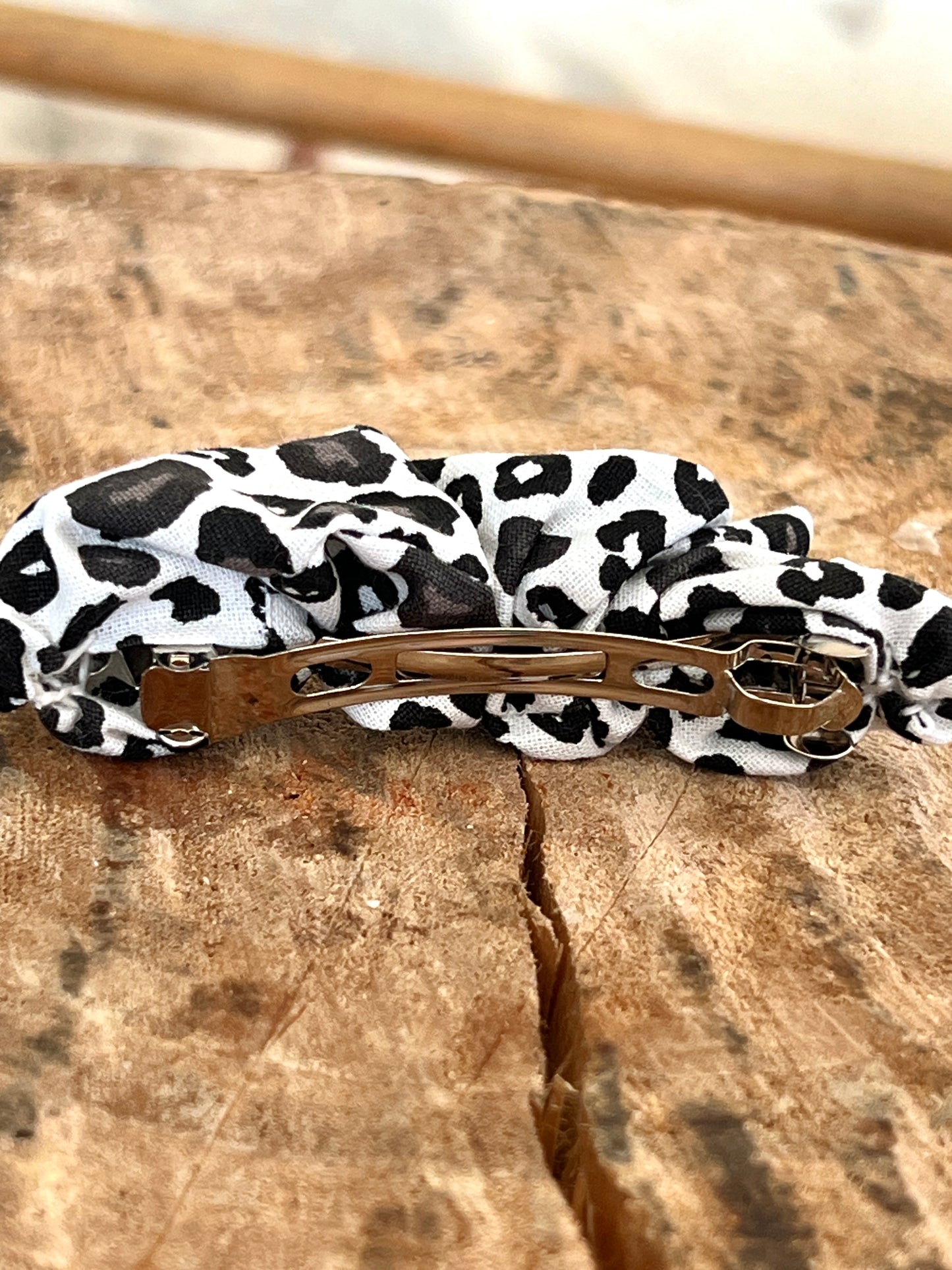 đ Barrette Ă Clip LĂ©opard â ĂlĂ©gance Sauvage & Style AssurĂ©