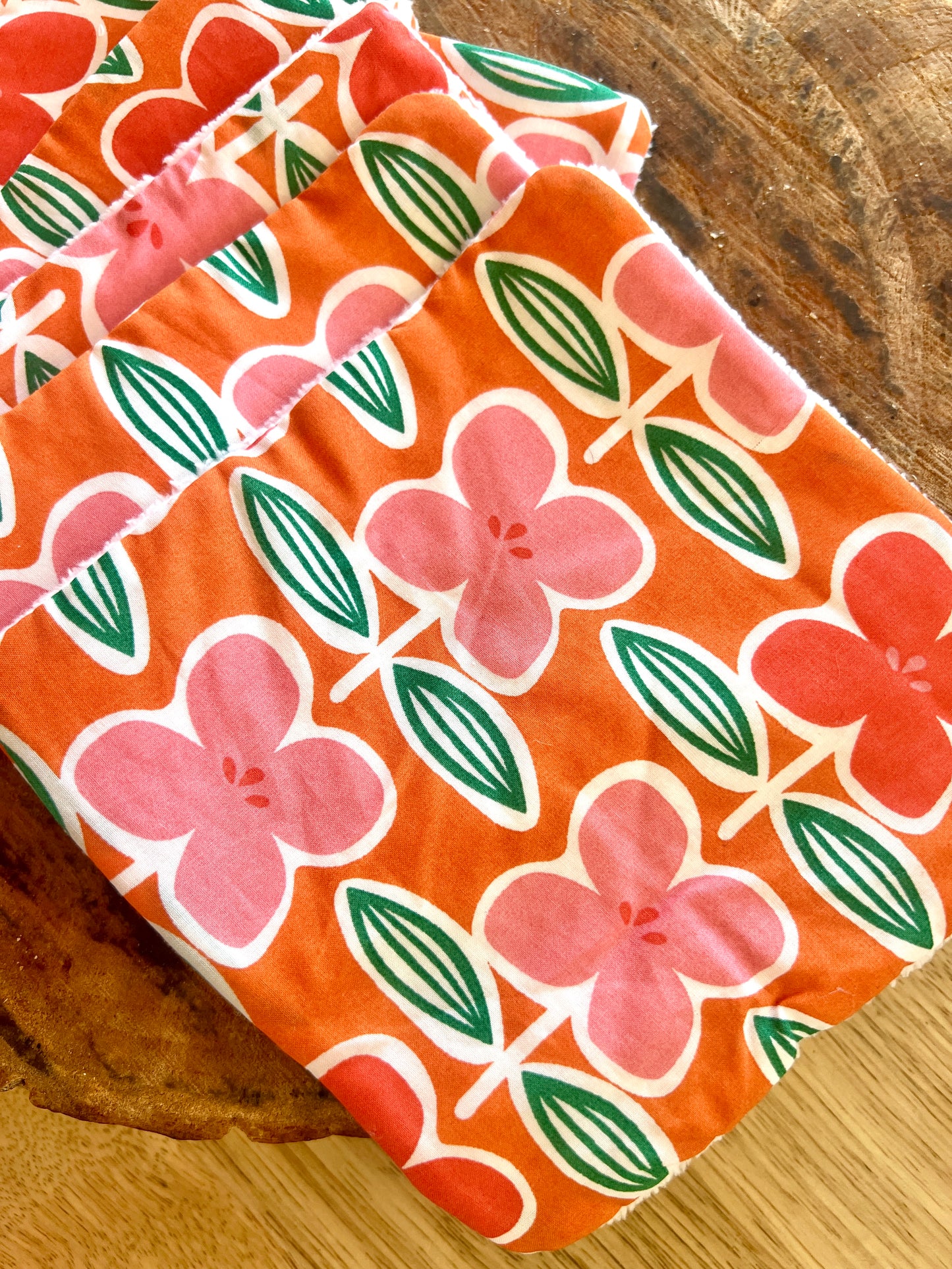 Semainier de lingettes XL 14x14 cm – Motifs années sixties funky orange et rose, lavables en machine à 40 °C