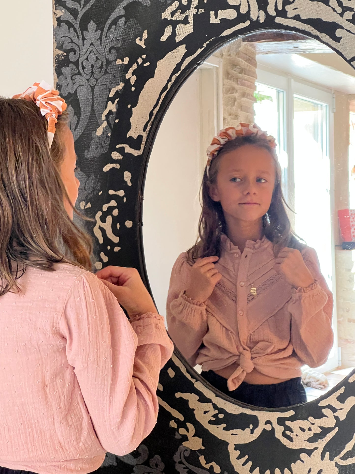 Serre-tête bouffant en coton – Motif damier élégant et confortable