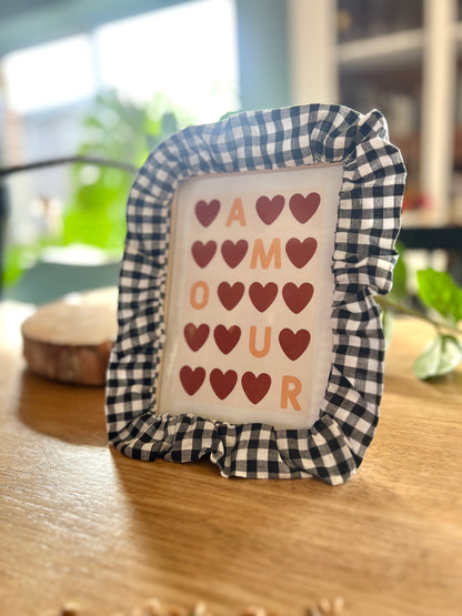 Cadre photo à froufrou – Vichy noir et blanc, artisanal & modulable