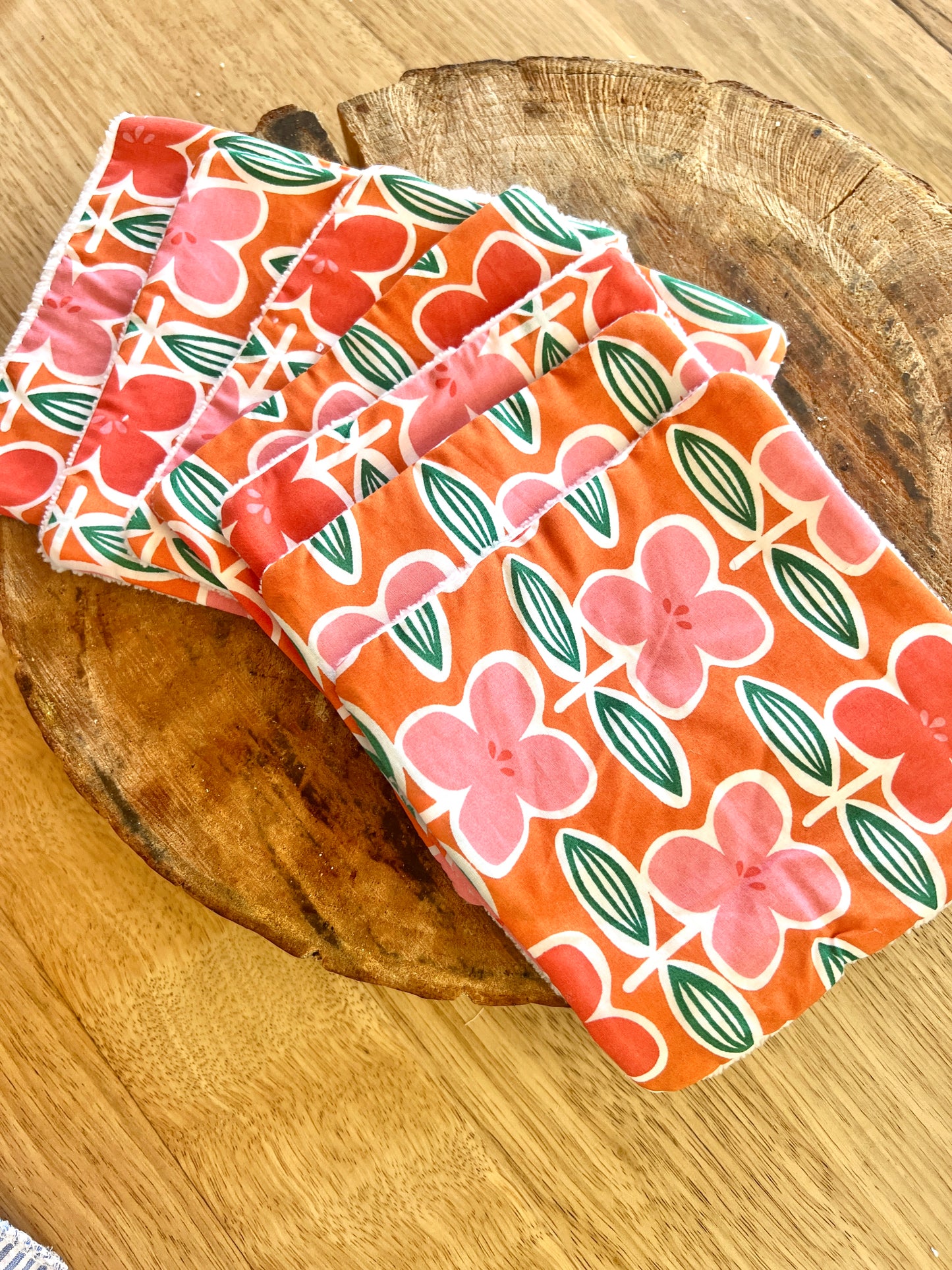 Semainier de lingettes XL 14x14 cm – Motifs années sixties funky orange et rose, lavables en machine à 40 °C