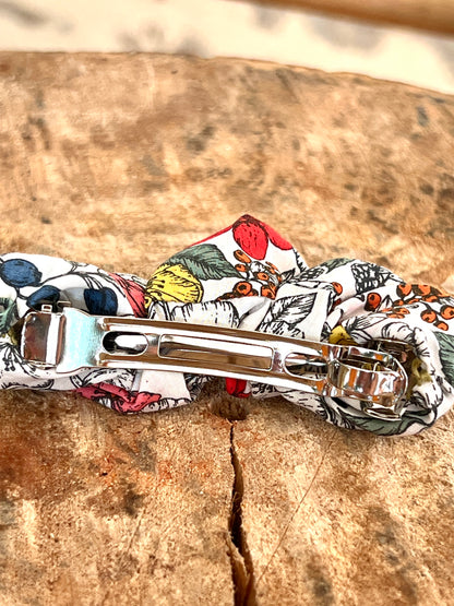 🌸 Barrette à Clip Fleurie – Douceur & Style Printanier