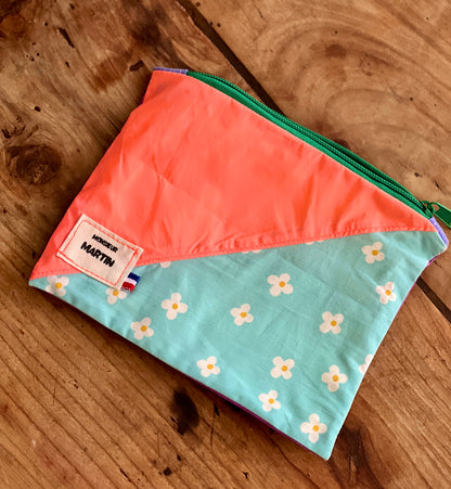Petite trousse Louisette marguerites – Pochette écoresponsable en tissu recyclé K-Way et coton