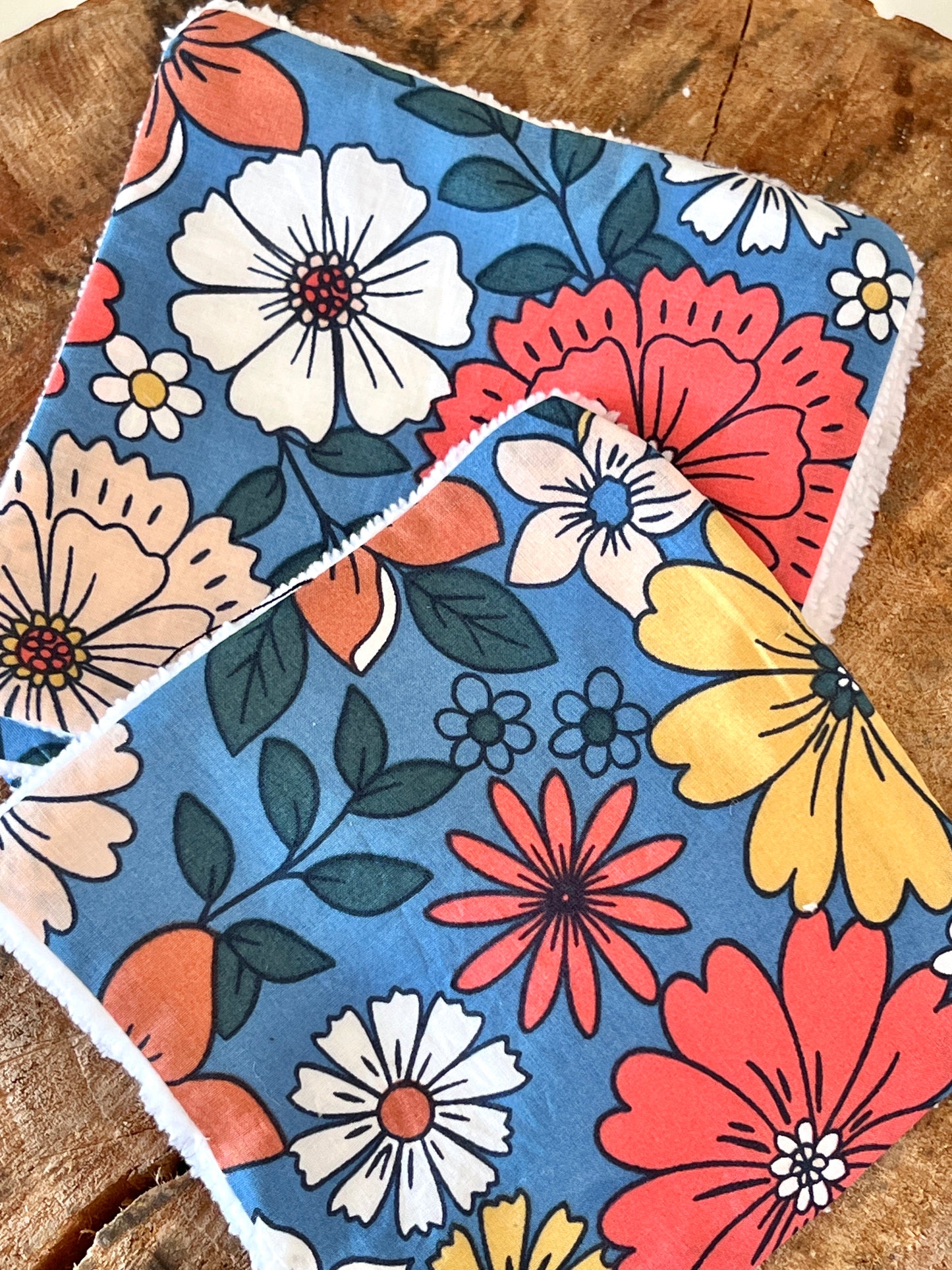 Lingettes lavables XL en coton de bambou bio – fleurs dans les tons bleu, orange et jaune