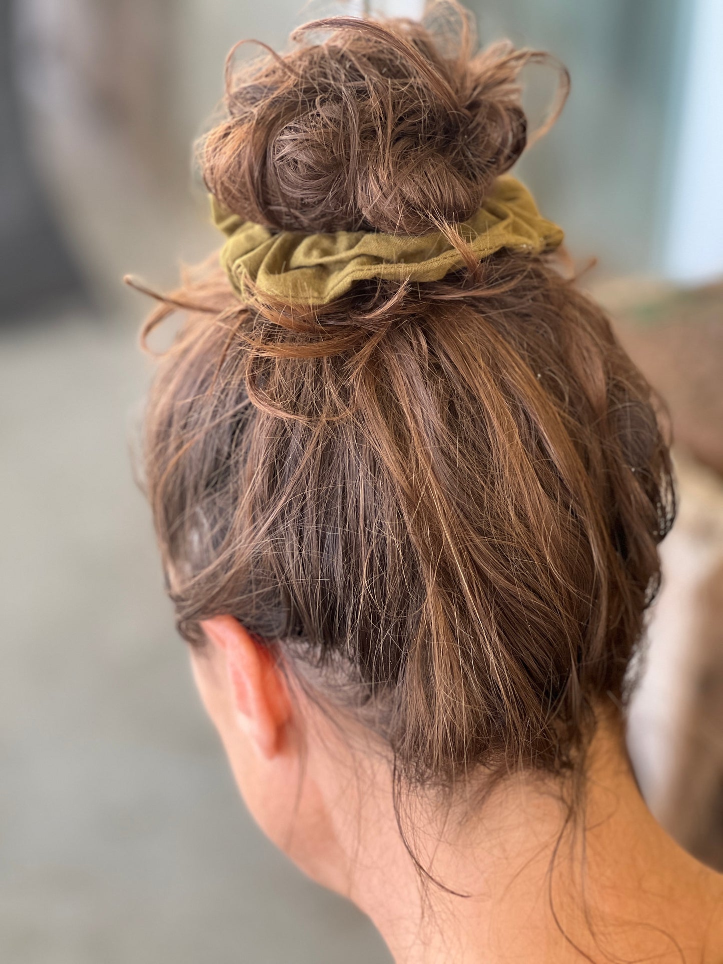 Chouchou Uni pour Cheveux – Accessoire Coloré, Confortable et Tendance