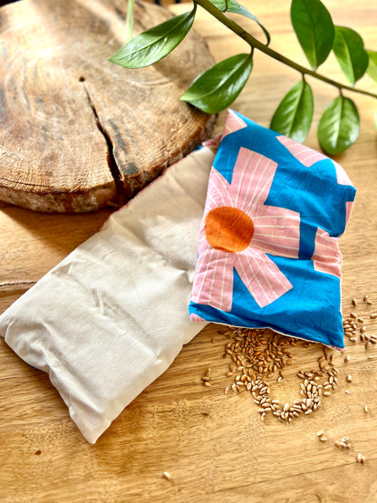 Grande bouillotte rectangulaire – Bleu & Grosses Fleurs, artisanale et réconfortante 🔵🌸